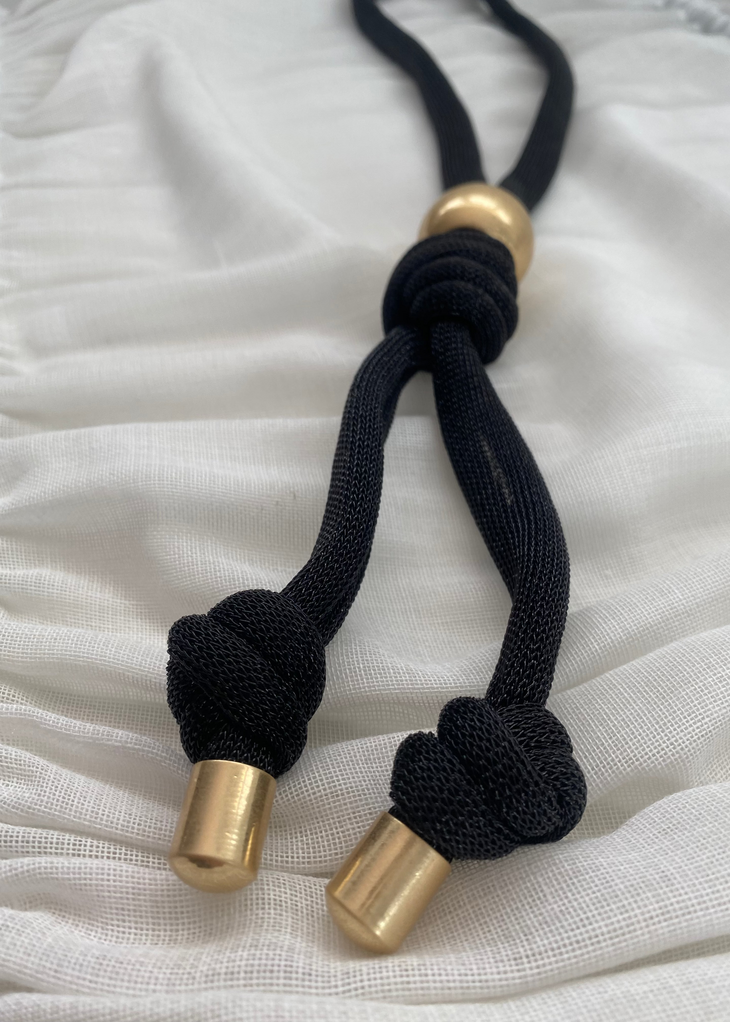 Collar Black & Gold