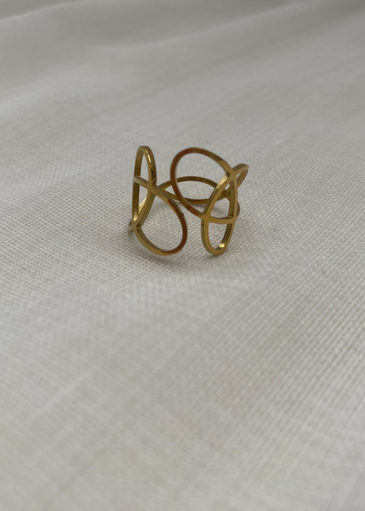 Anillo círculos trenzados